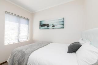 2Bedroom apartment in a secure golf estate.WIFI - 6