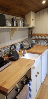 Elmdale Hut - Shepherds Hut - Yatton - 2