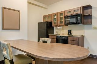 Candlewood Suites Fort Myers Interstate 75 by IHG - Fort Myers - 1