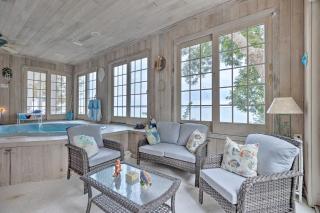 Beachfront Urbanna Home with Gas Grill and Deck! - West Irvington - 3