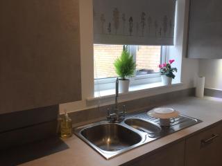 Beautiful Double Bedroom- In a modern 2 bed shared house - Chigwell - 5