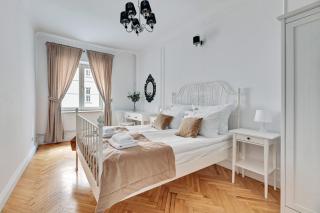 Długi Targ Street, Main Old Town & Riverside by Downtown Apartments - 3