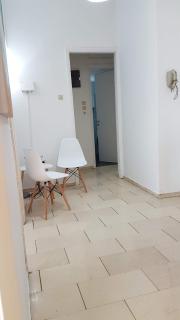 Orange Apartment - Athens Center, 3 BD, 1.5 BATH - 4