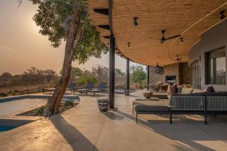 Luxury Villa looking onto Kruger National Park - 9