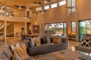 Luxury Villa looking onto Kruger National Park - 2