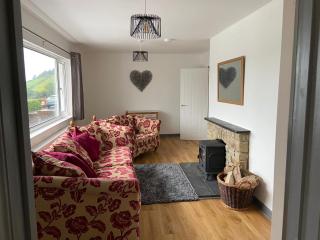 4 bedroom bungalow in peaceful countryside with log burner - Talar Deg, Capel Madog - - 9