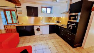 4 bedroom holiday home with private pool and garden - 4