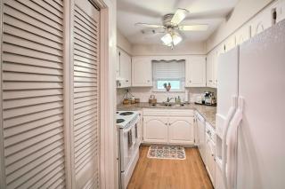 Townhome on Lake Desoto Deck and Water Views! - Hot Springs Village - 2
