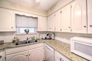 Townhome on Lake Desoto Deck and Water Views! - Hot Springs Village - 8