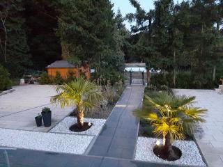 Design Apartment- 24h Self-Check-in - bis 4 Pers - Parkplatz - WiFi - Balkon -Terrasse - Radwege - Schiffweiler - 7