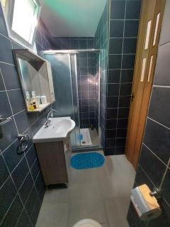 Anna Guesthouse 10 min walk from the beach - 3