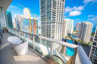 ICONIC LUXURIOUS HIGH CEILINGS UNIT BRICKELL w - Miami - 9