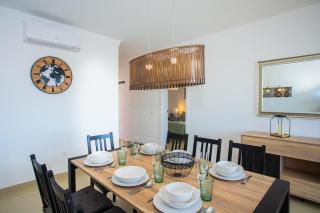 Spacious Villa heated pool Stunning Views Jacuzzi - 3