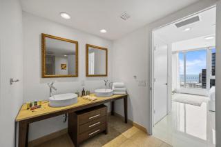 Breathtaking Ocean View Unit Icon Brickell W - Miami - 3
