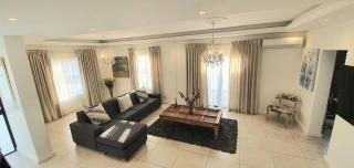 Villa Parisienne Modern Guest house - 5
