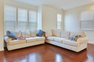 Delightful Pet Friendly Home In Great Location! townhouse - 9