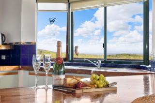 Red Door - Enjoy Exclusive Front Row Sunsets from the Balcony & Walks to the Surf in Gnarabup - Gnarabup - 2