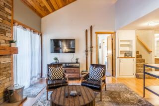 New Listing Updated 1 Bed and Loft 2 Full Bath La Residence IV N7 Sleeps 4 and Steps to Free Shuttle - Mammoth Lakes - 4