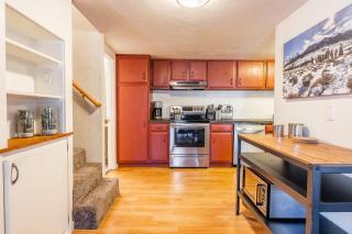 New Listing Updated 1 Bed and Loft 2 Full Bath La Residence IV N7 Sleeps 4 and Steps to Free Shuttle - Mammoth Lakes - 3