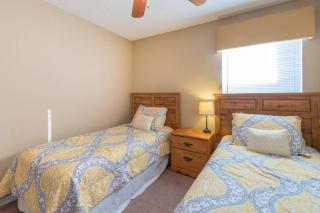 Queenie's Palace - Davenport - 1