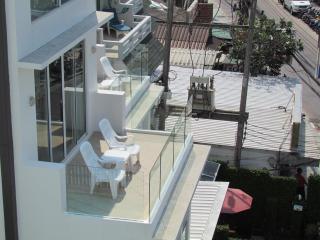 The Front Hotel and Apartments - Patong - 5