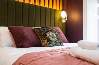 Skeldale House 'All Creatures Great & Small' Luxury Apartments & Studios in Askrigg, Yorkshire Dales - 1