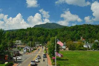 Handsome 2BR Condo with Gorgeous Views in Sugar Mountain! condo - 2