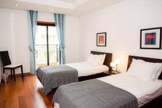 Stunning 2 Bedroom Apartment 500m to Luz Beach - 3