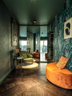 LIV URBAN Suites - 3