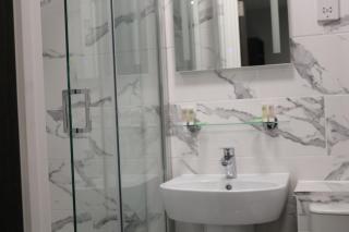 Blue Sapphire Hotel - Ilford - 7