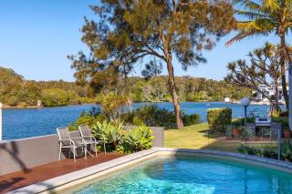 Pisces Apartments - 8