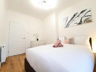 Glasgow Comfortable and Modern 3 Bedroom Mid Terraced Villa - Glasgow - 6