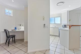 Cosy apartment with ocean views, Sunshine Beach - Sunshine Beach - 4
