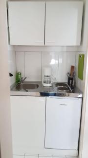 Ferien- und Businessapartment I Modern mit WLAN und Parkplatz nahe Zentrum, Automobil- und Tech-Firmen, Messe - Renningen - 1