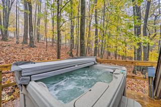1 Mi to Beech Mtn! Family Retreat w/ Hot Tub - Beech Mountain - 3