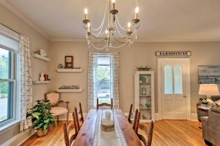 Bright Clear Lake Getaway, 4 Blocks to Downtown! - 2