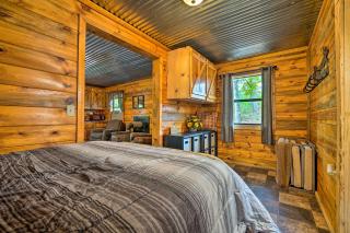 Wright City Cabin with Fire Pit and Forest Views! - Wright City - 3