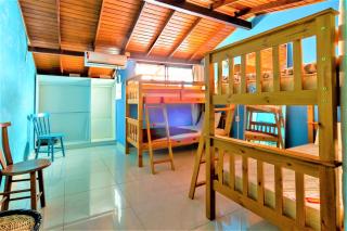 Sea Wolf Surf Hostel - Florianópolis - 3