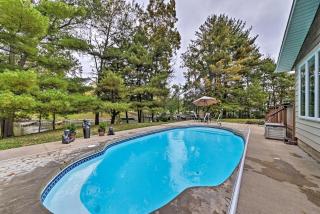Family Home with Deck on Lake Sara Pets are Welcome - Effingham - 8