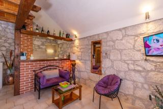 stone house Nikolina with heated Pool - Bast - 1
