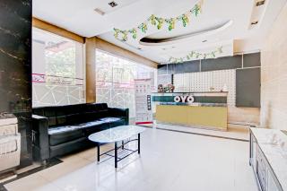 Hotel O near RSUD Arifin Achmad formerly Damon Butik Hotel - 4