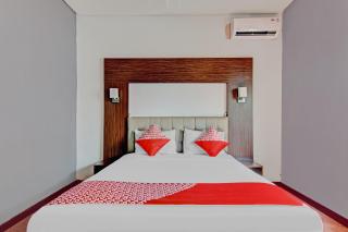 Hotel O near RSUD Arifin Achmad formerly Damon Butik Hotel - 4
