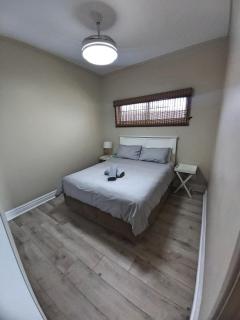 Whale Rock, Modern Beachfront Apartment - Margate - 4