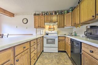 Upson Ski-InandSki-Out, End-Unit Cabin with Fireplace! - Montreal - 3
