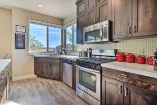 Utah Home with Pool and Hot Tub Access, Mtn Views! - Santa Clara - 2