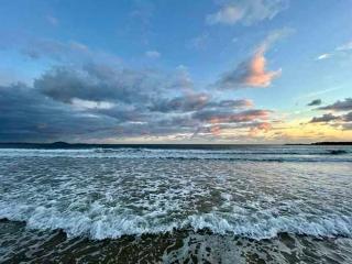 20 Steps to the Sand! - Mooloolaba - 9