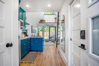 Unique A-frame Tiny House in Houston Central - Houston - 3