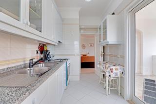 Vilamoura Main Avenue by Homing - 1