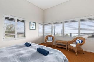 Tru Blu - Enjoy Sweeping 180 Degree Views of Gracetown in this Modern Family Beach House - Gracetown - 4