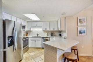 Phoenix 7 215 - Orange Beach - 9